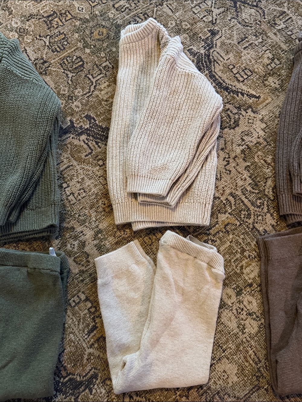 Sweater sets - Picture 3 of 4